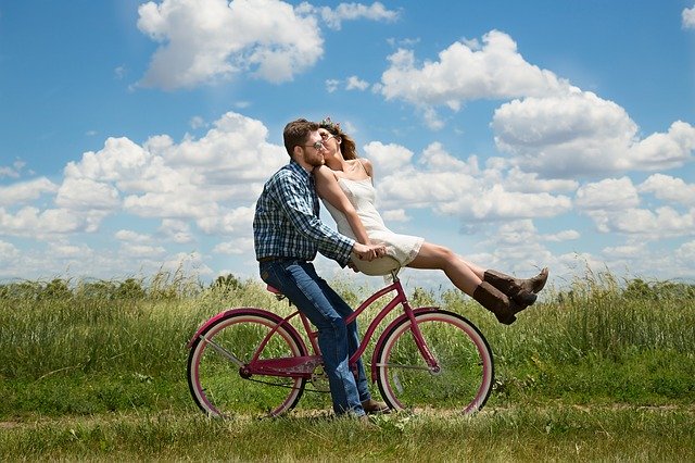 zamilovaná jízda na kole